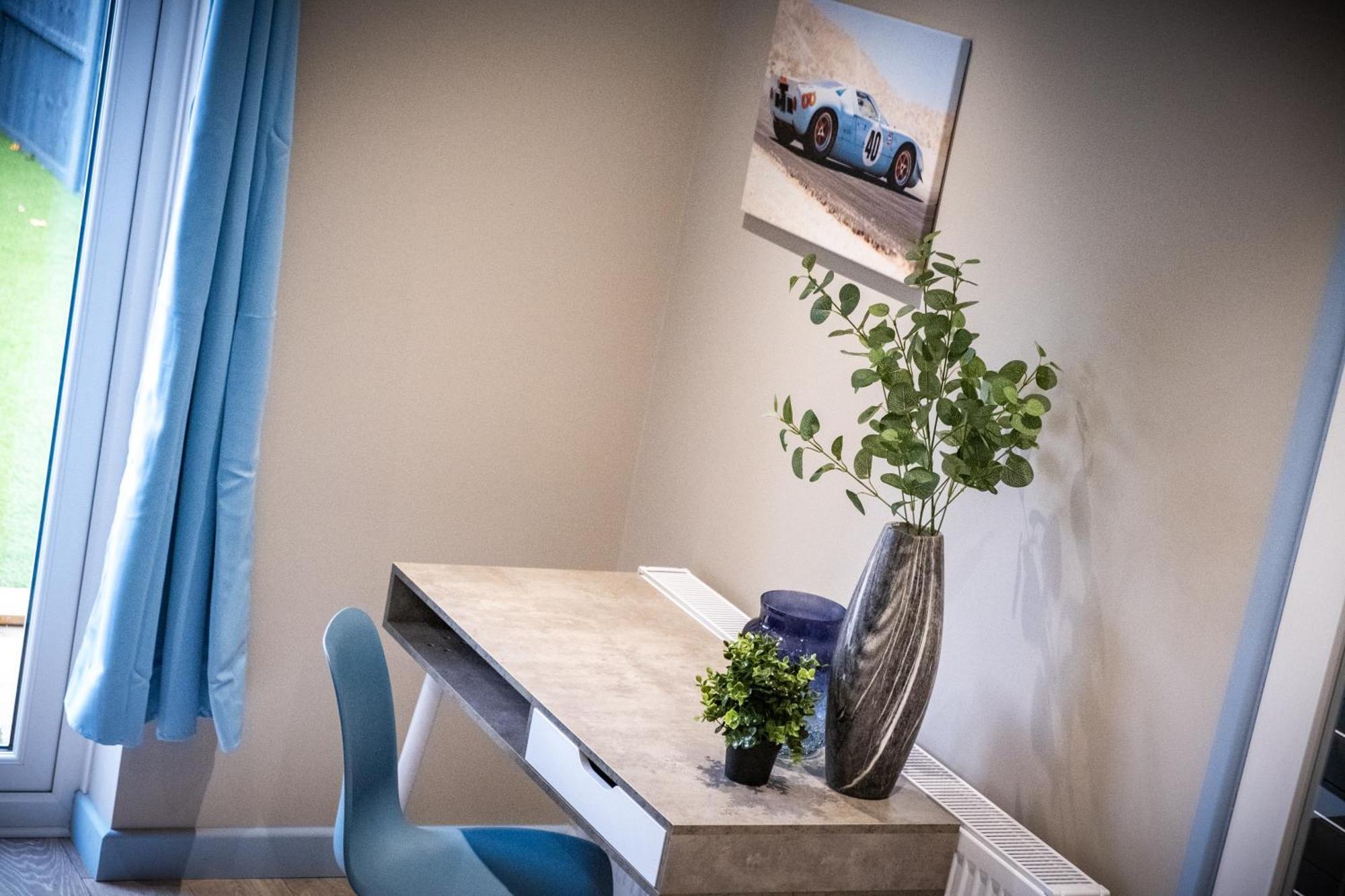 Mk 2-Bedroom Contractor'S Gem, 5 Beds, Sleeps 6, Free Parking Milton Keynes Ngoại thất bức ảnh