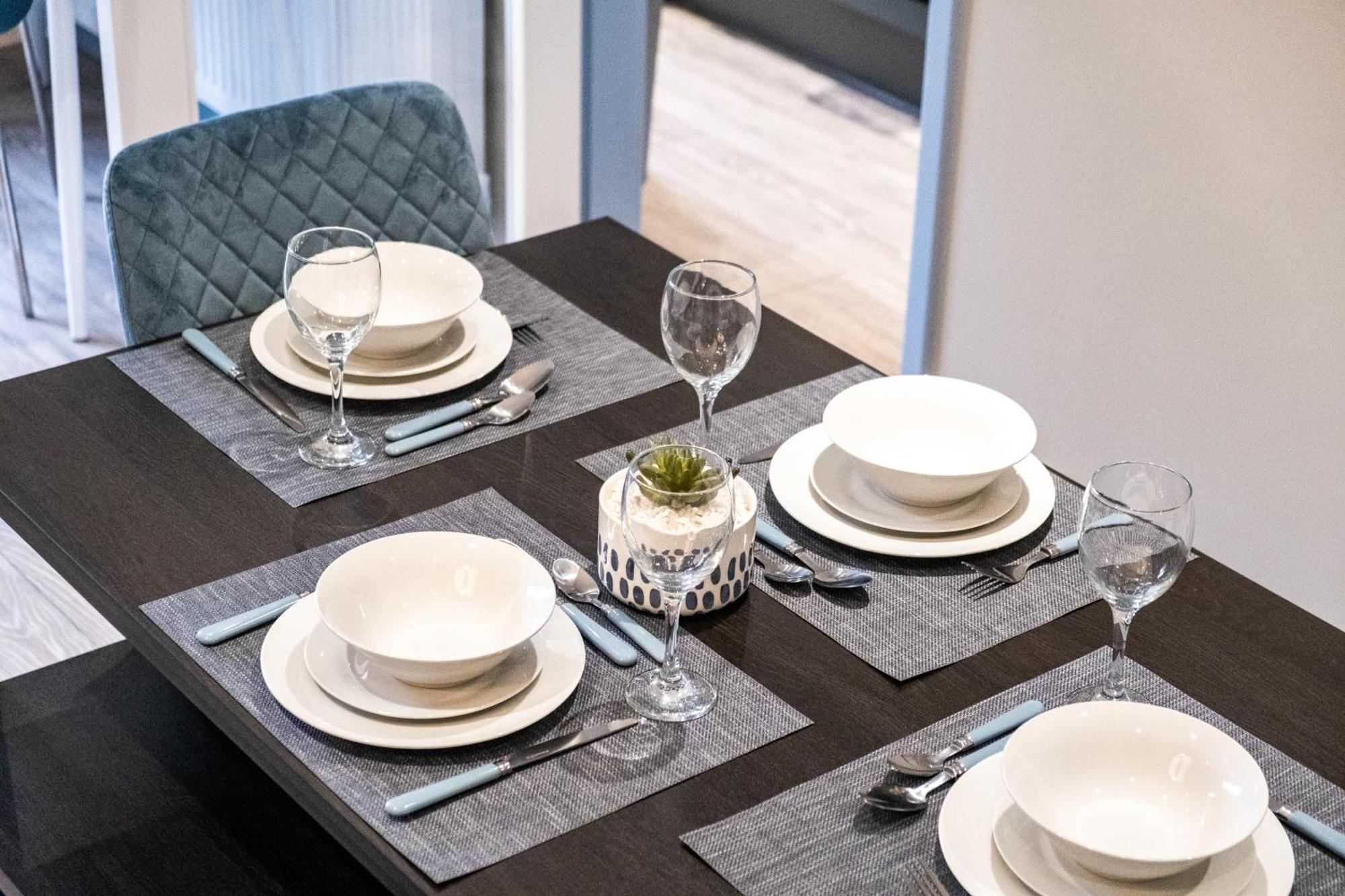 Mk 2-Bedroom Contractor'S Gem, 5 Beds, Sleeps 6, Free Parking Milton Keynes Ngoại thất bức ảnh