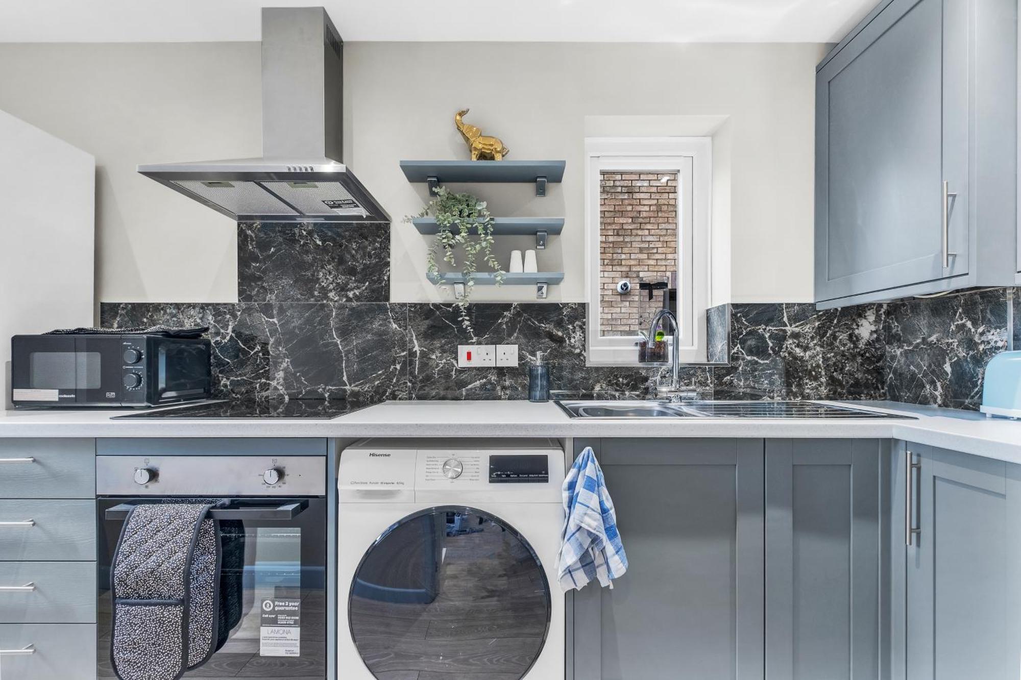 Mk 2-Bedroom Contractor'S Gem, 5 Beds, Sleeps 6, Free Parking Milton Keynes Ngoại thất bức ảnh