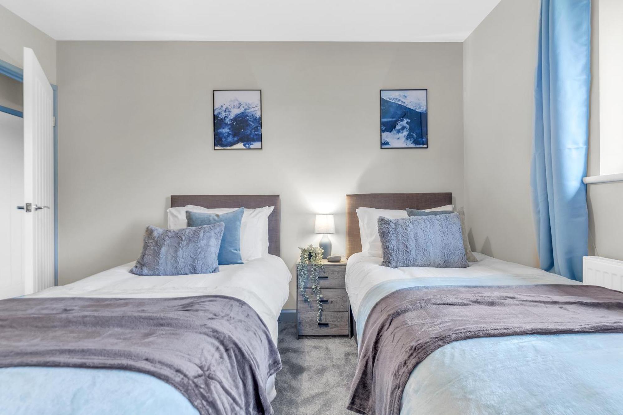 Mk 2-Bedroom Contractor'S Gem, 5 Beds, Sleeps 6, Free Parking Milton Keynes Ngoại thất bức ảnh