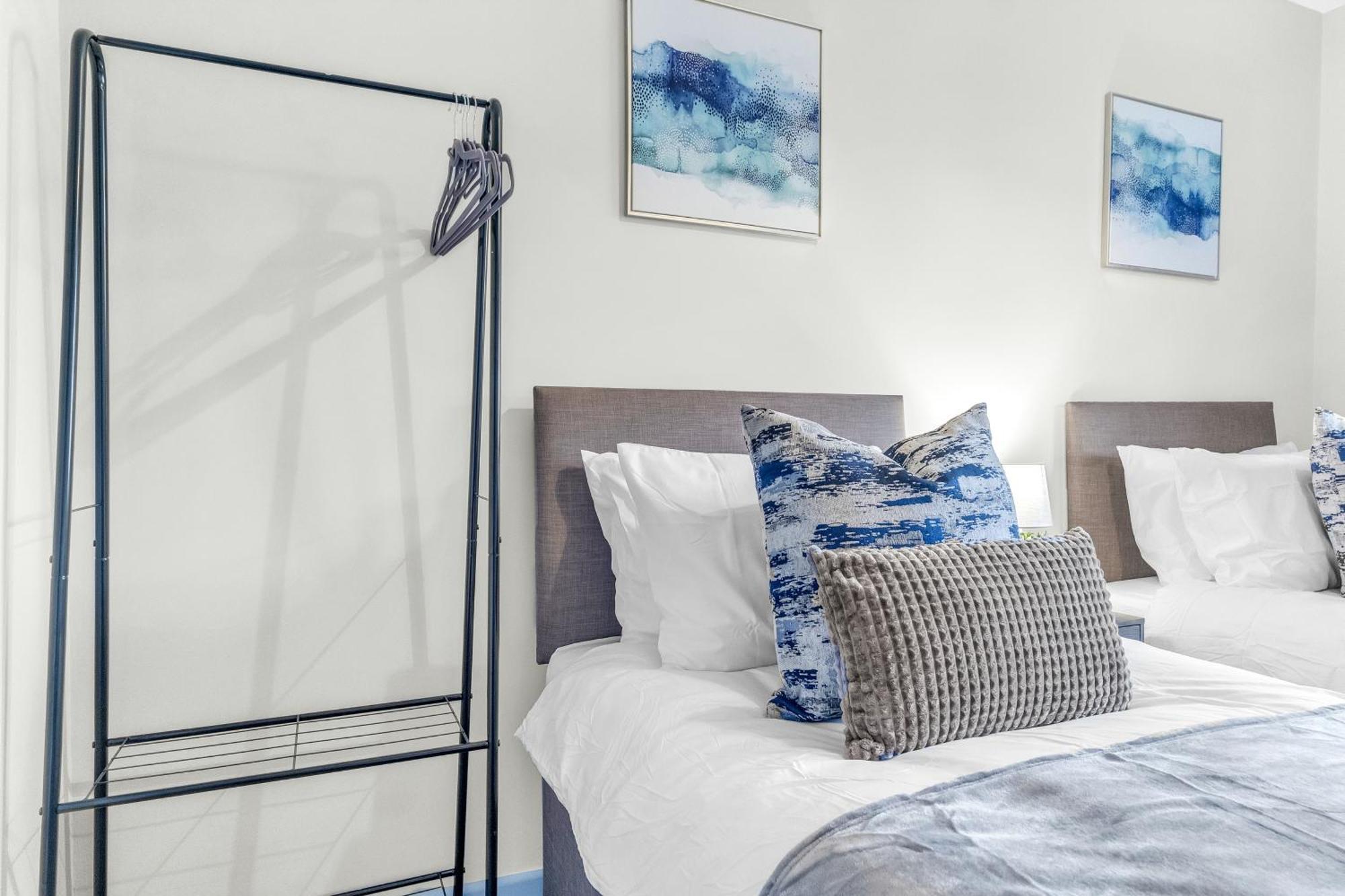 Mk 2-Bedroom Contractor'S Gem, 5 Beds, Sleeps 6, Free Parking Milton Keynes Ngoại thất bức ảnh